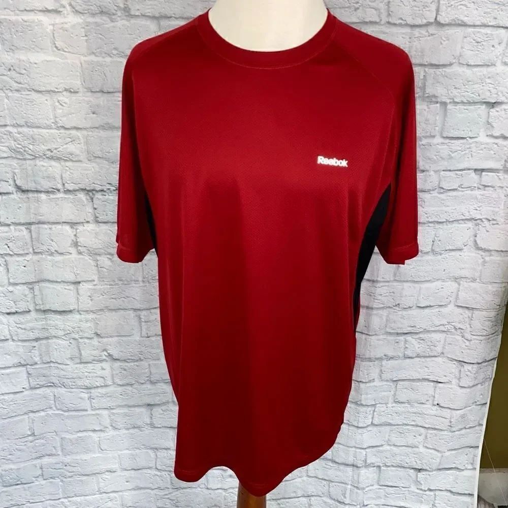 Reebok play dry men 2XL short sleeve Crewneck activewear shirt red/black